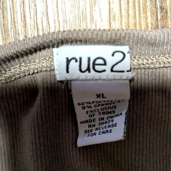 Rue21 top, size XL - Picture 4 of 5